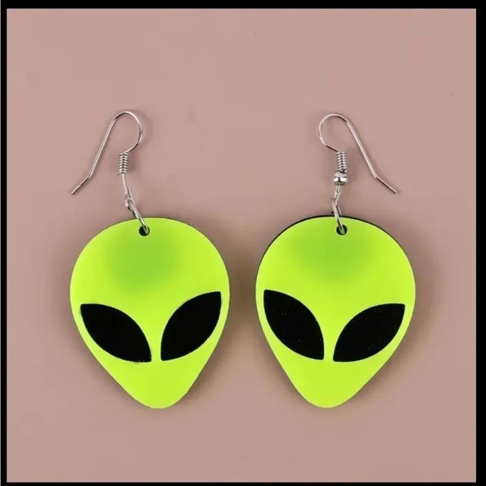 NWOT Acrylic Alien Earrings